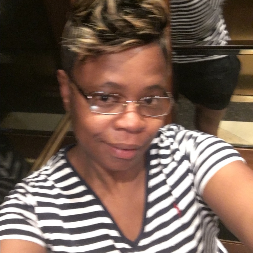 Meet your Posher, Renae